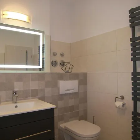 Plötz- Mit Sonnenterrasse Und E- Auto Ladestation *