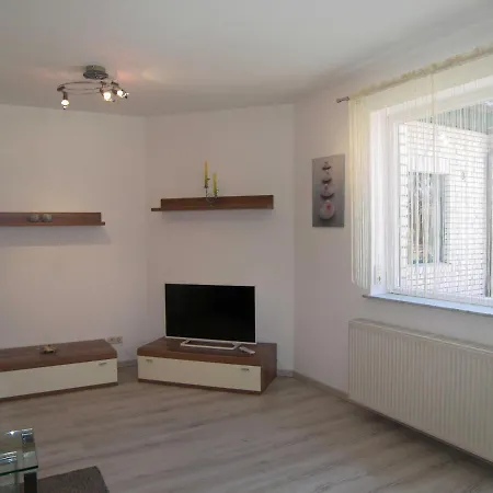 Plötz- Mit Sonnenterrasse Und E- Auto Ladestation Apartment *