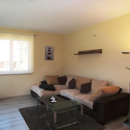 Plötz- Mit Sonnenterrasse Und E- Auto Ladestation * Ostseebad Kölpinsee