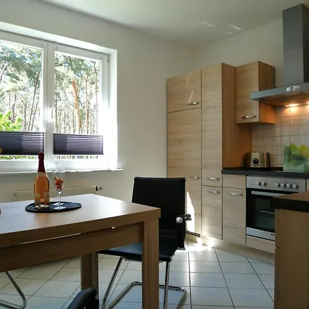 Plötz- Mit Sonnenterrasse Und E- Auto Ladestation Ostseebad Kölpinsee